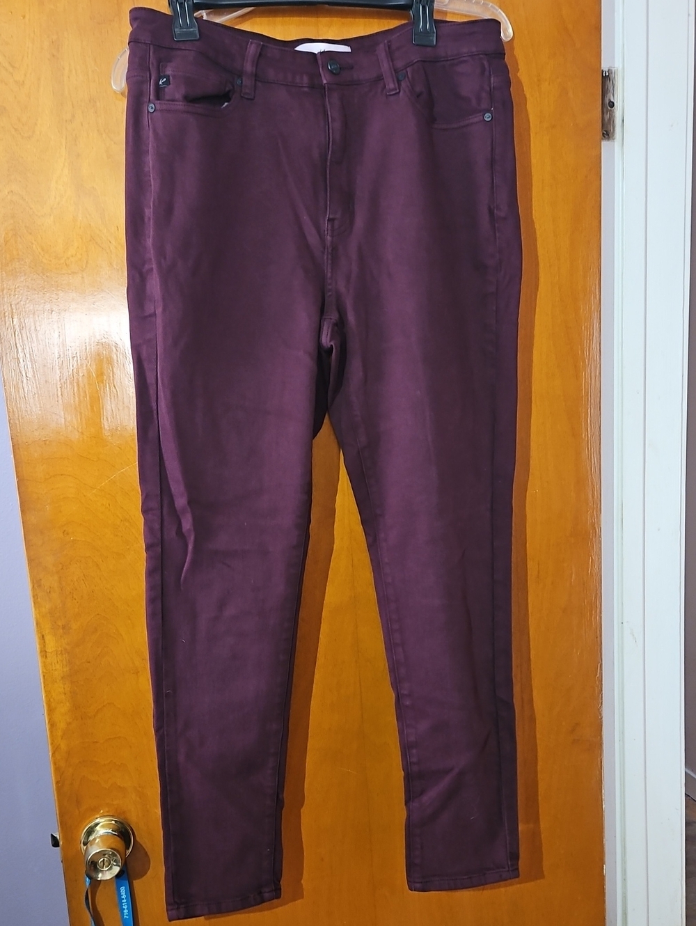 KanCan Women’s Skinny Jeans - Burgundy